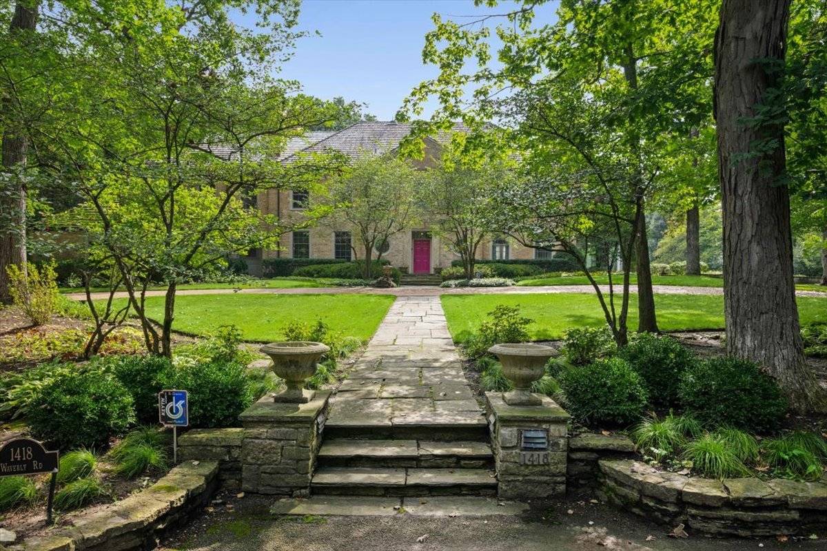 1418 Waverly RD, Highland Park, IL 60035
