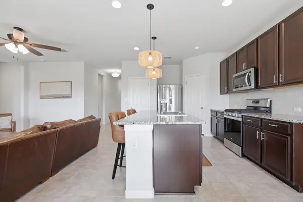1100 S San Marcos ST, Manor, TX 78653