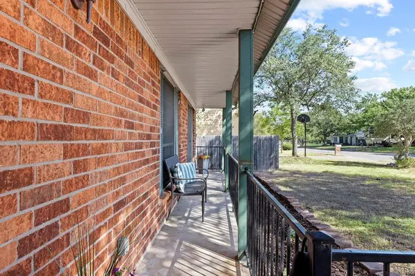 1702 Oakridge DR, Round Rock, TX 78681