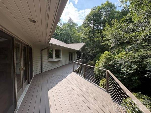 100 Elmridge DR, Flat Rock, NC 28731