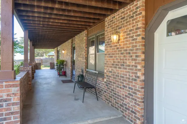105 Notre Dame CIR, Manhattan, KS 66503