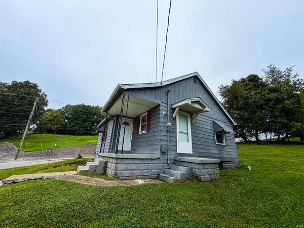 102 E Fourth ST, Huntingburg, IN 47542