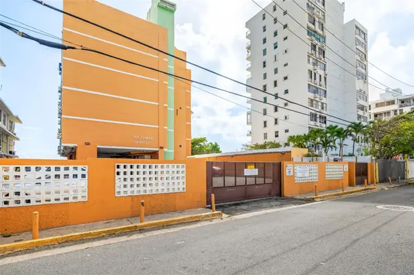 10 CALLE AMAPOLA #5, Carolina, PR 00979