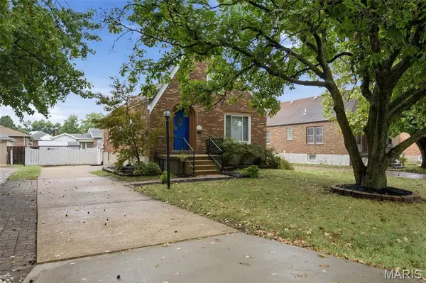 10017 N Marlene DR, St Louis, MO 63123