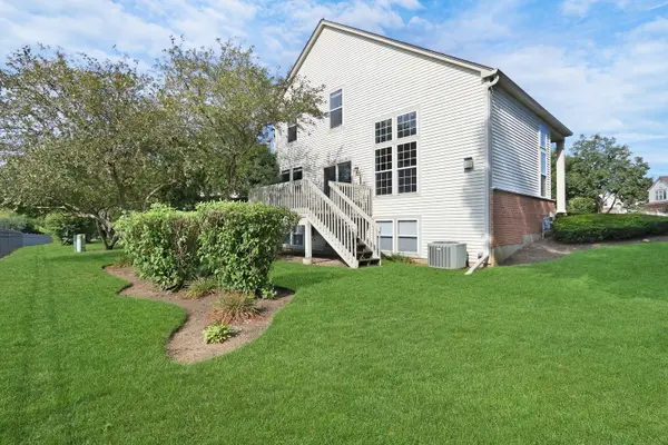 2833 Waterfront AVE, Algonquin, IL 60102