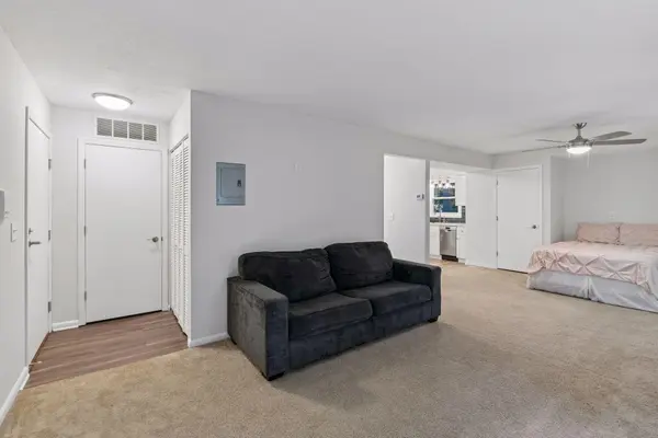 6347 Alderwood CIR #B, Woodbury, MN 55125