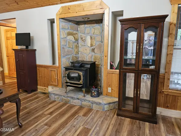 3434 Rocky Ridge Road, Cosby, TN 37722
