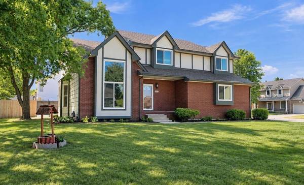 9915 W Jamesburg St, Wichita, KS 67212