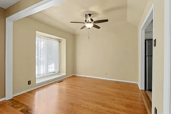 661 N Oak Ct, Derby, KS 67037