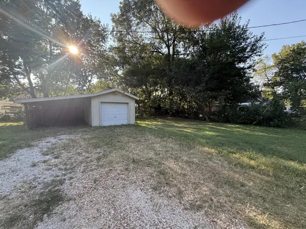 1701 W Chestnut ST, Springfield, MO 65802