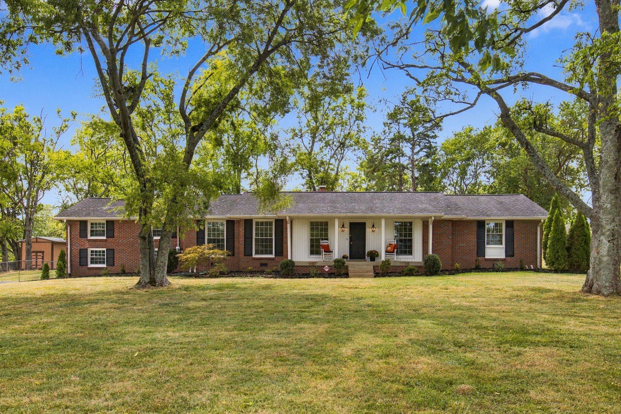721 Lambert Dr, Nashville, TN 37220