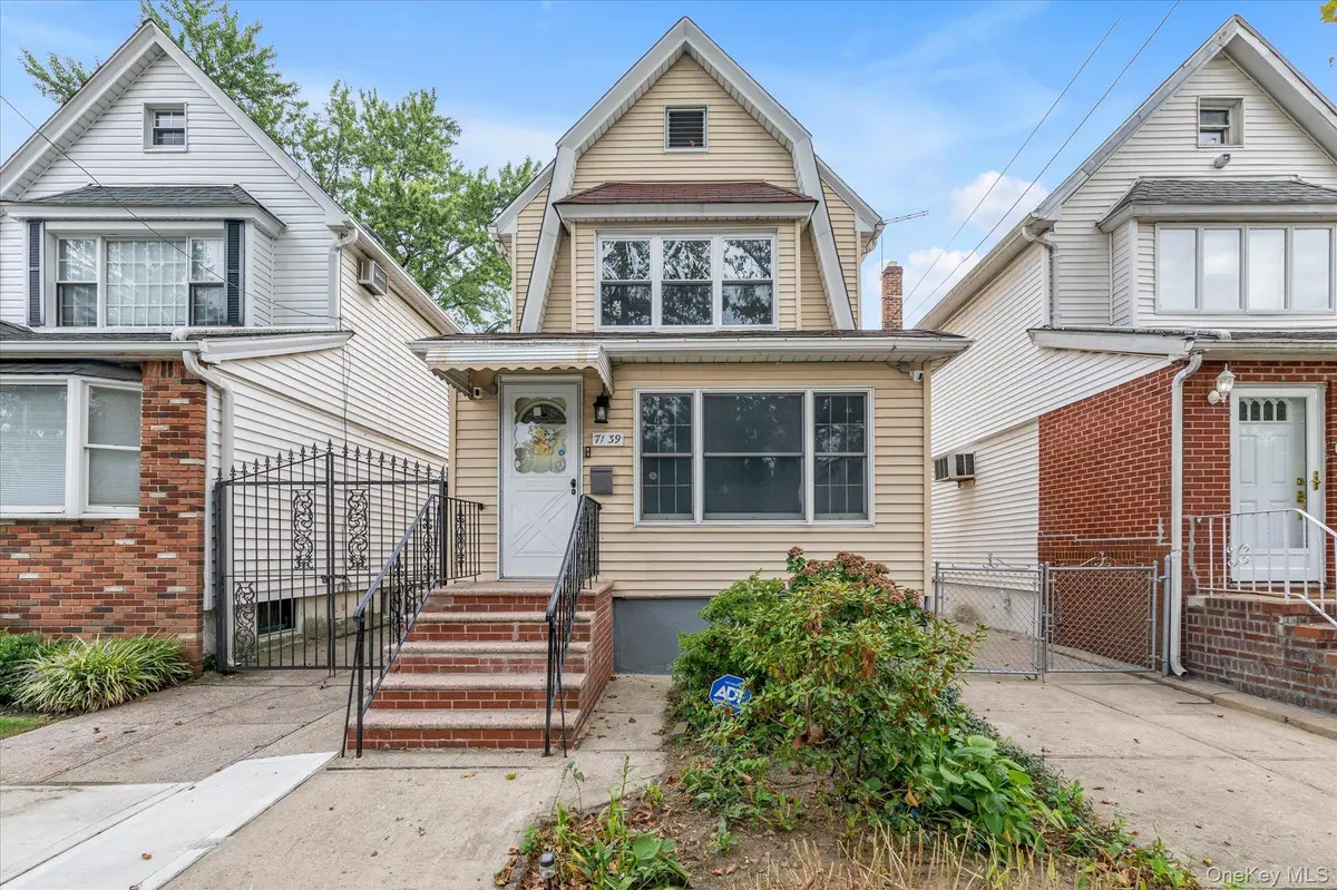 71-39 Nansen ST, Forest Hills, NY 11375