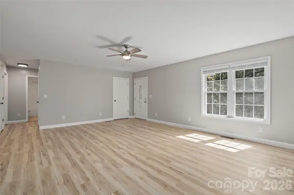 111 Natures TRL, Clyde, NC 28721
