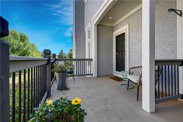 5218 W 121st ST, Overland Park, KS 66209