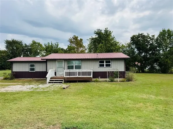 111 S 16th ST, Chetopa, KS 67336