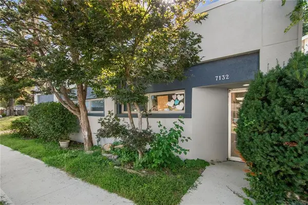 7132 Main ST, Kansas City, MO 64114