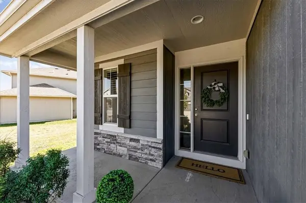 25137 W 147th CT, Olathe, KS 66061