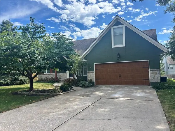 1129 SE 11th ST, Lee's Summit, MO 64081