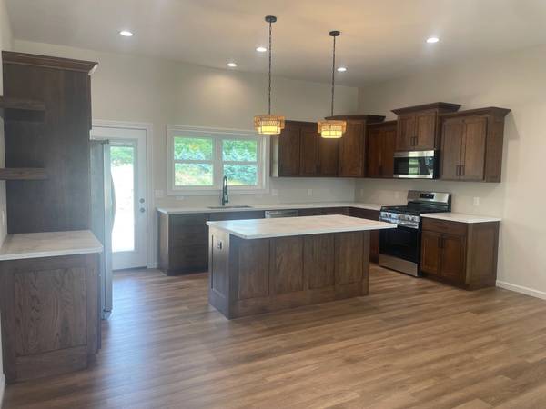 390 E Country LN, Shipshewana, IN 46565