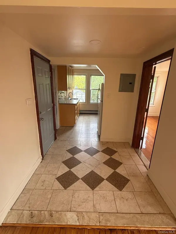 149 W Kingsbridge RD #3, Mount Vernon, NY 10550