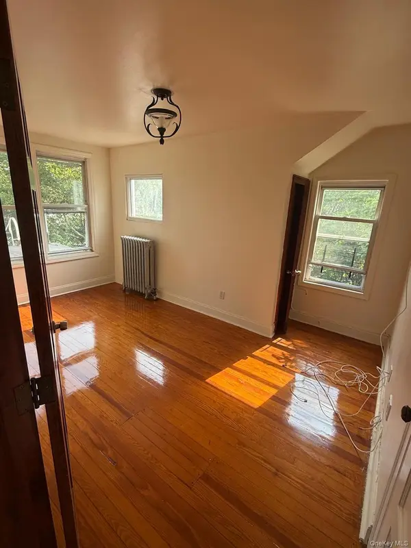 149 W Kingsbridge RD #3, Mount Vernon, NY 10550
