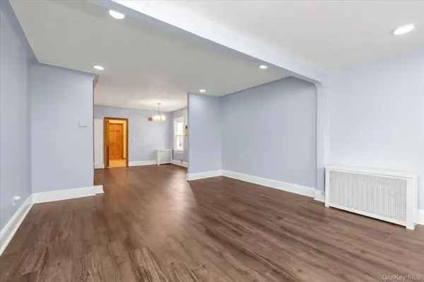 71-39 Nansen ST, Forest Hills, NY 11375