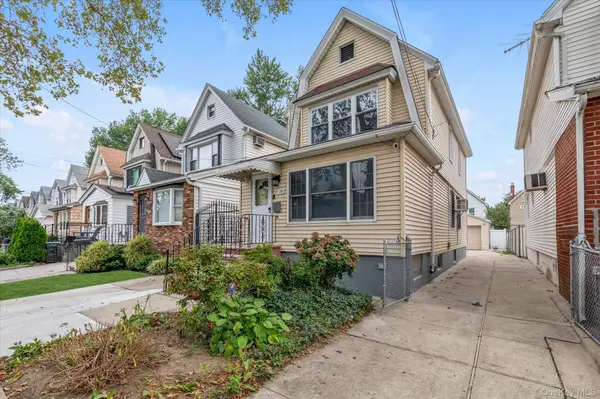 71-39 Nansen ST, Forest Hills, NY 11375
