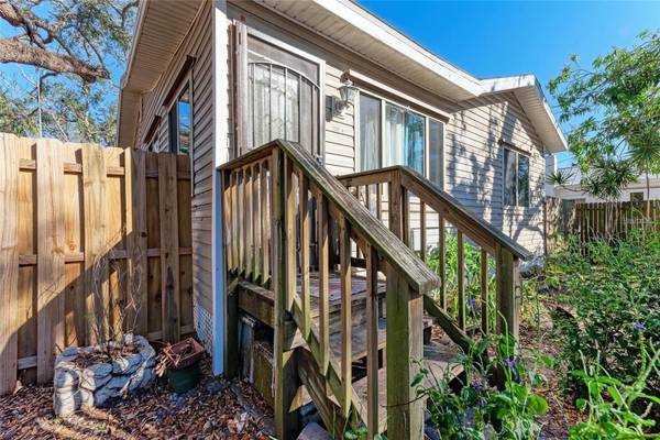 2005 12TH ST W, Bradenton, FL 34205