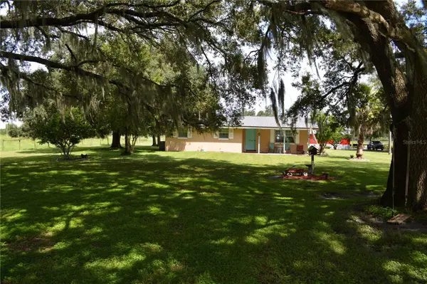 7826 CR 736, Center Hill, FL 33514