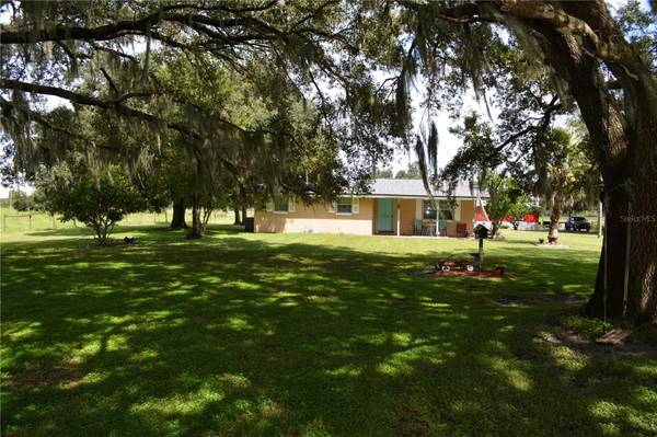 7826 CR 736, Center Hill, FL 33514