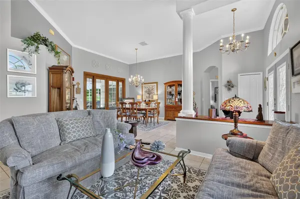 9036 LAUREL RIDGE DR, Mount Dora, FL 32757