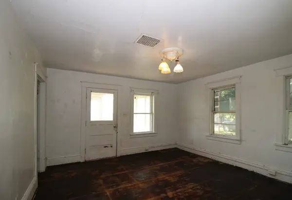 320 E Railroad, Leland, IL 60531