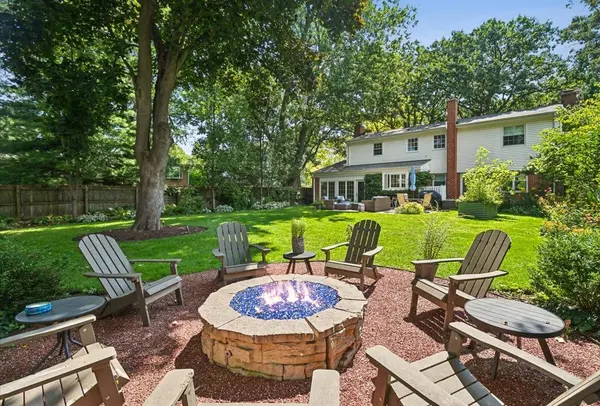 314 W Sheridan PL, Lake Bluff, IL 60044
