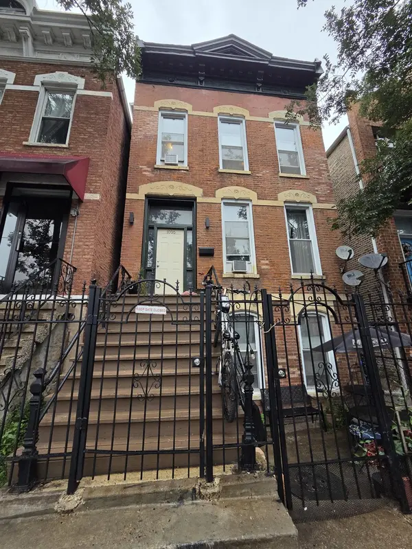 1036 W 18th ST #2F, Chicago, IL 60608