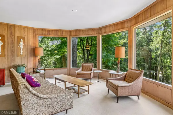 45 Evergreen RD, Dellwood, MN 55110