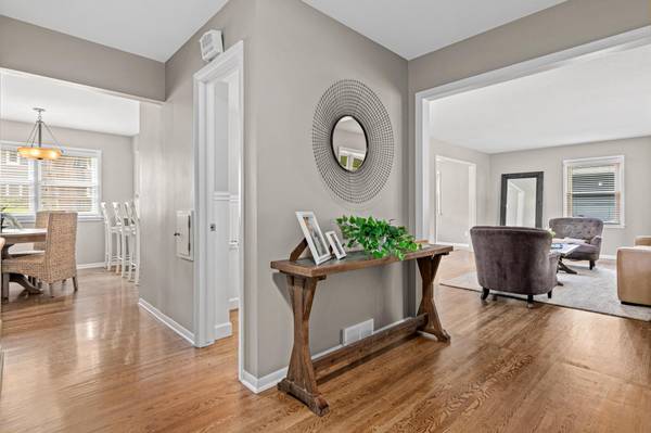 5701 W 66th ST, Edina, MN 55439