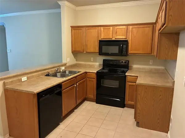 11011 SW 5th ST, Yukon, OK 73099