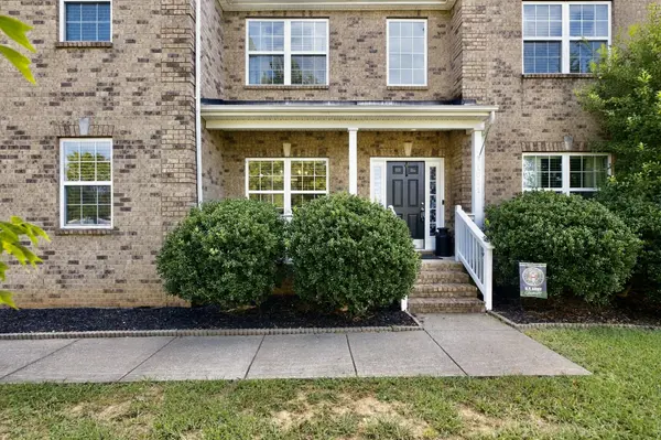 1011 Laramie Ct, Murfreesboro, TN 37128