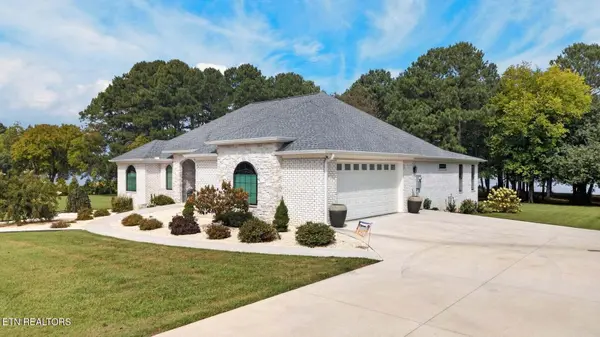2460 Wild Pear Tr, Dandridge, TN 37725