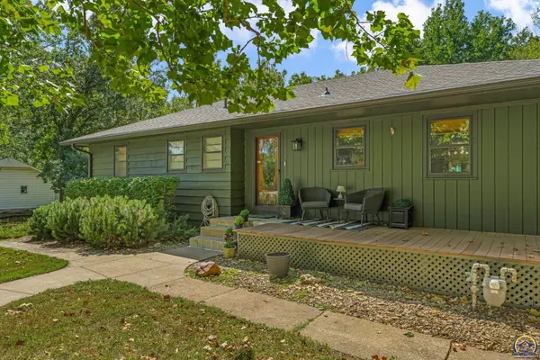 5921 NW Westbrooke DR, Topeka, KS 66617