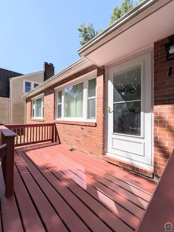 11 S Exchange ST, Emporia, KS 66801