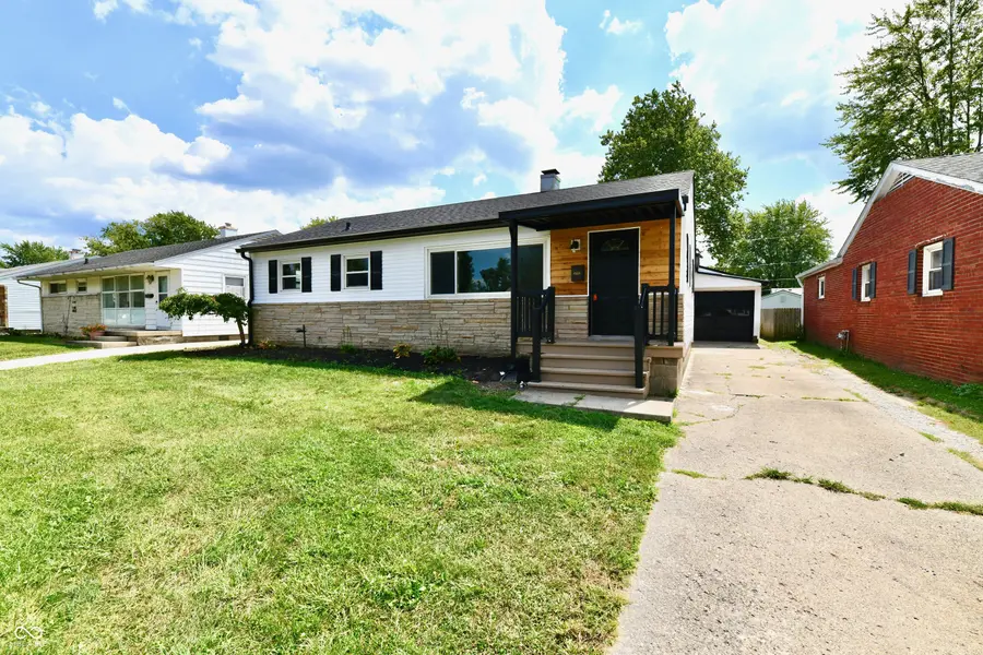 129 E McKenzie RD, Greenfield, IN 46140