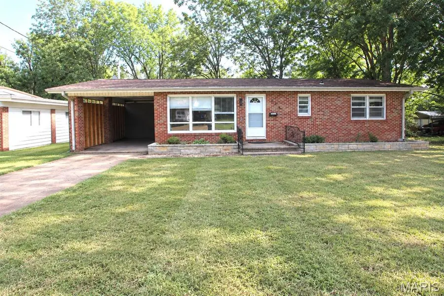 408 7th ST, Farmington, MO 63640
