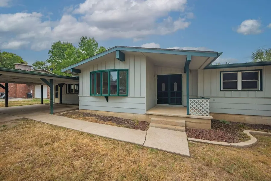 632 Manning DR, Noel, MO 64854