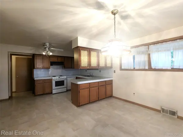 16034 Hauss AVE, Eastpointe, MI 48021