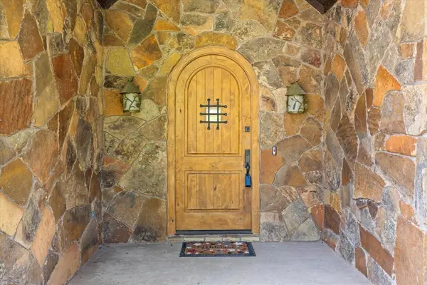1101 Hidden Cove Trail, Granbury, TX 76049