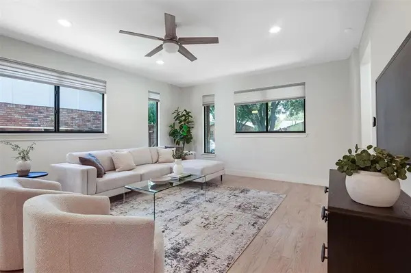 10827 Wallbrook Drive, Dallas, TX 75238