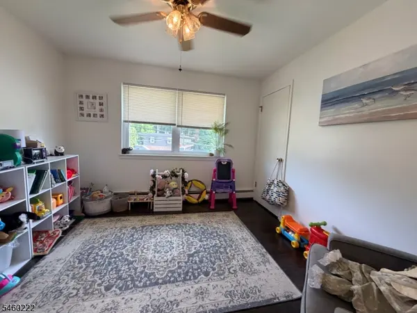 61 Star Lake Rd, Bloomingdale Boro, NJ 07403