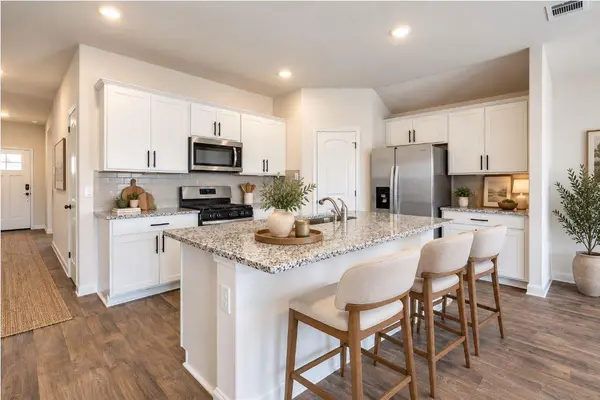 136 Medinah LN, San Marcos, TX 78666
