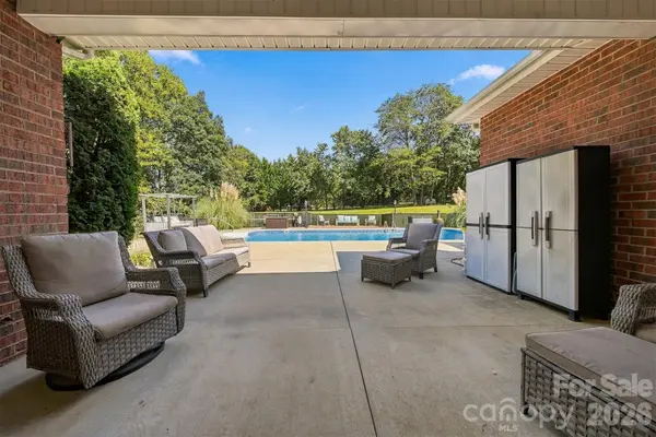 2555 Knox Landing RD, Connelly Springs, NC 28612